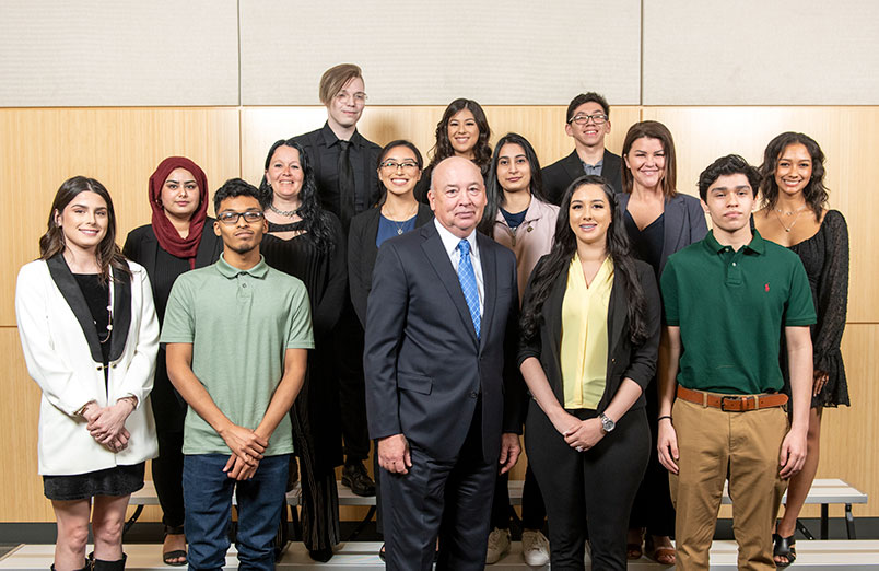 Photo of Dr. Steve Head and students from Lone Star College