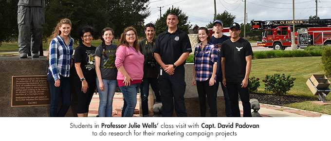 Students meet with Captain David Padovan