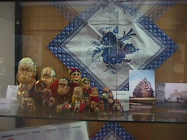 A close up of the matryoshka dolls 
