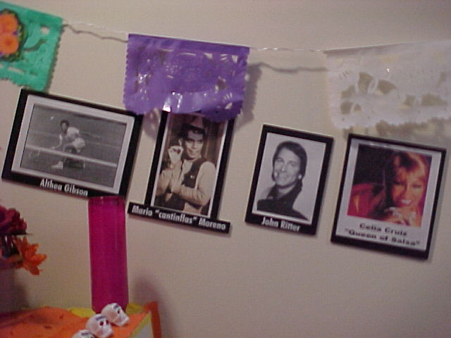 Pictures of celebrities who died in the previous 12 months