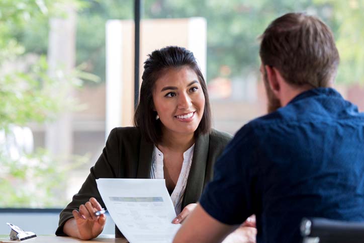 woman recruiting a man