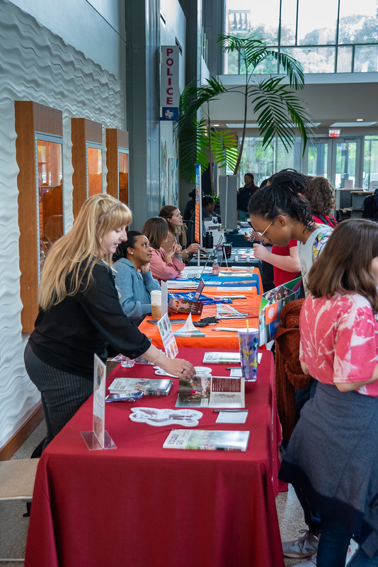 Photo: Students attending Spring Transfer Fair 