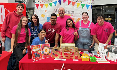 SGA and SAB Student Leaders at Involvement Fair SGA Table